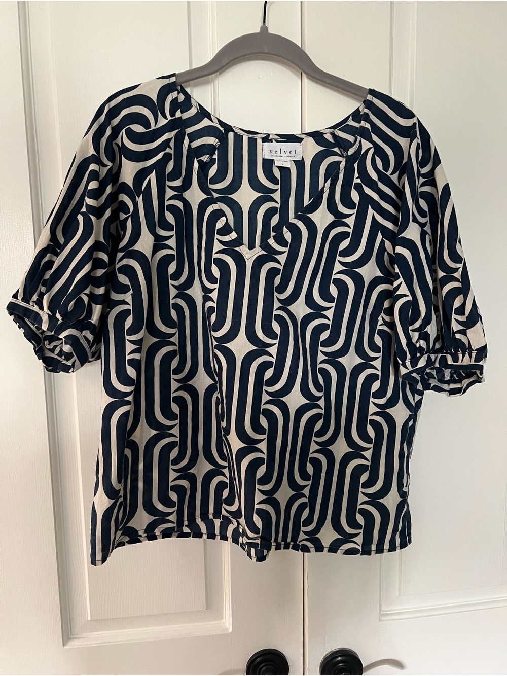 Velvet by Graham & Spencer Navy & Cream Geometric Puff Sleeve Blouse